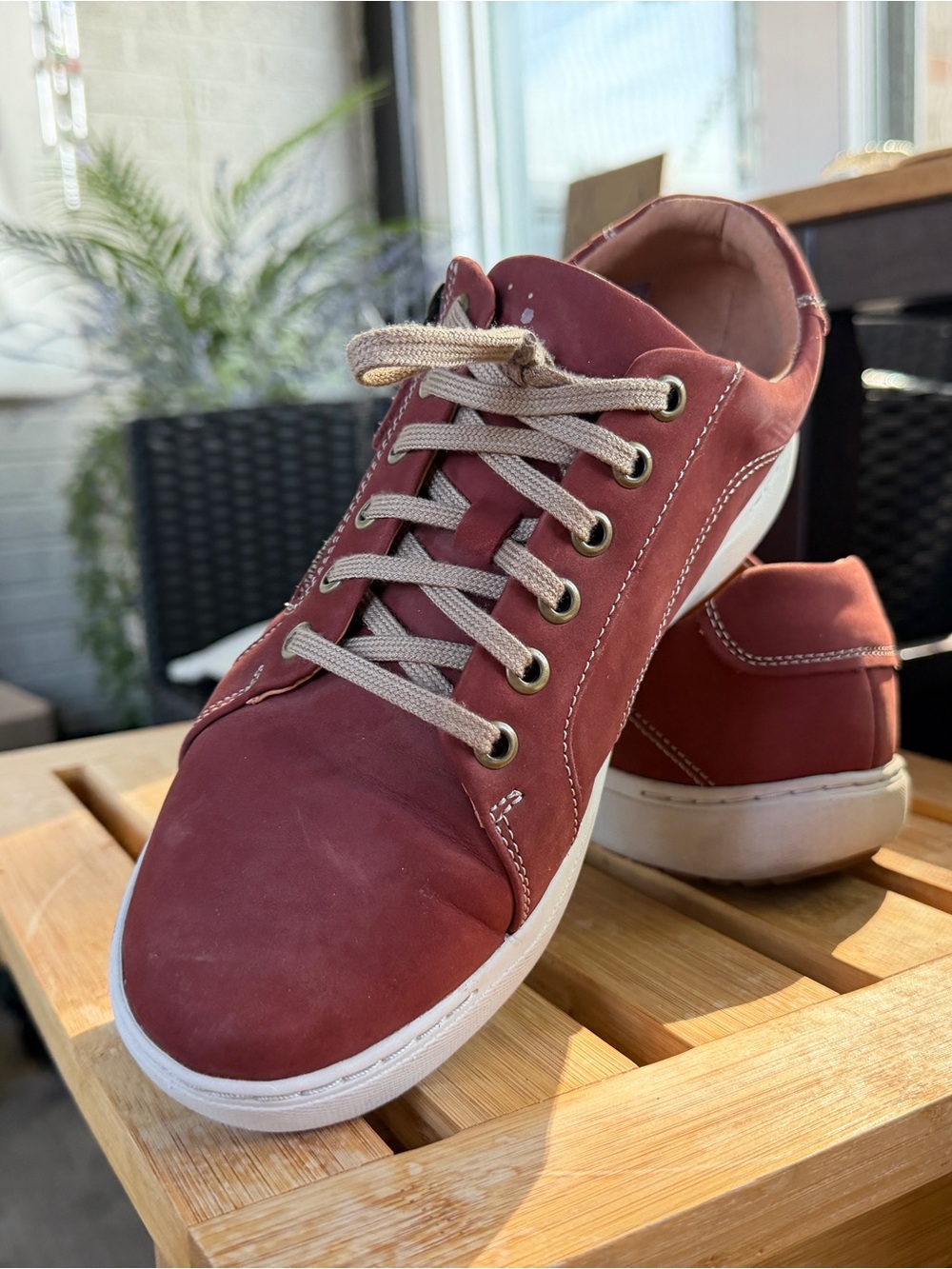 Women's Casual Lace-Up Sneakers in Burgundy